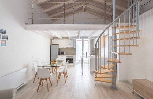 Calasetta Apartamento | Apartamento 'Casa Vacanze Riflessi Sul Mare' con balcón, Wi-Fi y aire acondicionado