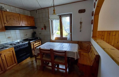 Folgaria Apartamento | Apartamento 'Casa Valle Folgaria' con vistas a la montaña, terraza compartida y jardín compartido