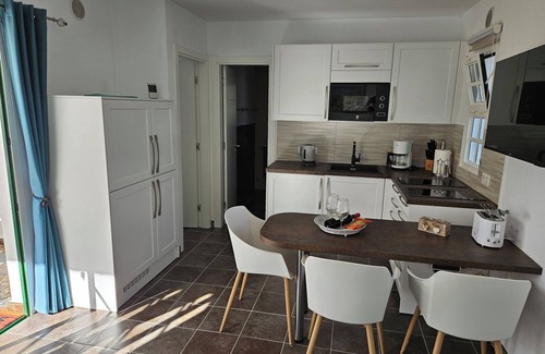 Bahia Calma Apartamento | Apartment Casa Yvonne ideally suited for short or long-term stays