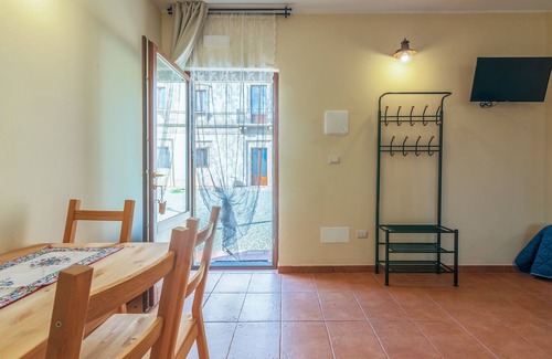 Carlentini Apartamento | Apartamento "Casale Ciricò - Casa del Guardiano" con piscina compartida, balcón privado y Wi-Fi