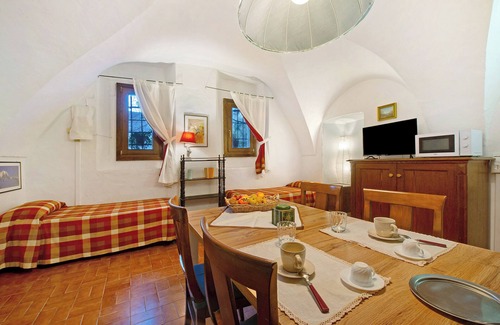 Saint Maurice Apartamento | Apartamento 'Cascina Des Religieuses - Cheminée' con vistas a la montaña, terraza privada y Wi-Fi