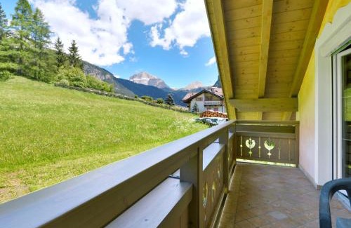 Fontanazzo Apartamento | Apartment Cecilia-4 by Interhome