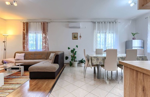 Sosici Apartamento | Apartamento Cekić by Interhome