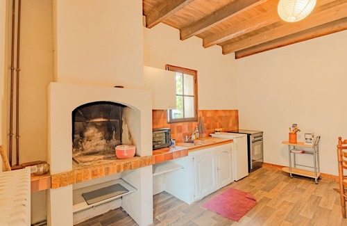 Saint-Pierre-d'Eyraud Apartamento | Apartment 'Charmant Appartement Dordogne' with Shared Garden and Wi-Fi