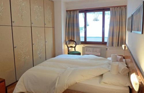 Sankt Moritz-Bad Apartamento | Apartment Chesa Arlas A1 by Interhome