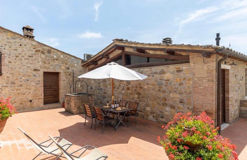 Poggiarello Apartamento | Apartment Ciliegio by Interhome