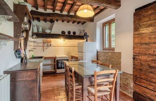 Pietrabuona Apartamento | Apartamento 'Cima A Zano' con vistas a la montaña, piscina compartida y Wi-Fi