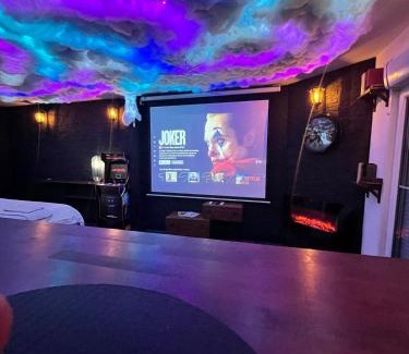 Nansouty-Saint-Genes Apartamento | Apartment Cinema, Jacuzzi, Borne arcade