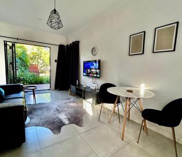 Waterkloof Glen Apartamento | Apartment close to Menlyn Maine