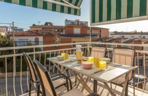 Comarruga Apartamento | Apartment Cosy Flat by Interhome