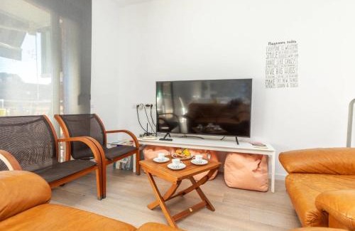 Comarruga Apartamento | Apartment Cosy Flat by Interhome