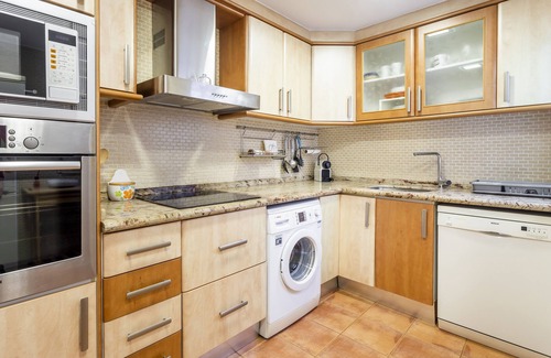 Sant Antoni Apartamento | Apartamento 'Cristina Center' con balcón, Wi-Fi y aire acondicionado