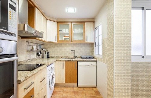 Sant Antoni Apartamento | Apartamento 'Cristina Center' con balcón, Wi-Fi y aire acondicionado