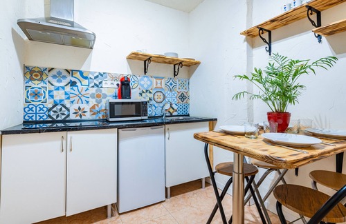 Burriana Apartamento | Apartamento 'Cuba Mia' con terraza compartida y Wi-Fi