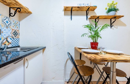 Burriana Apartamento | Apartamento 'Cuba Mia' con terraza compartida y Wi-Fi