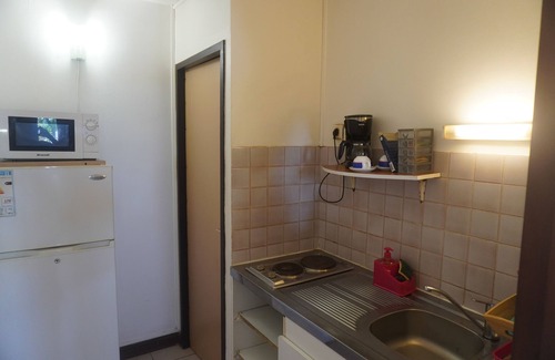 Sainte-Anne Apartamento | Apartment Dahlia (500 m from the Pointe Marin BEACH, with SWIMMING POOL)