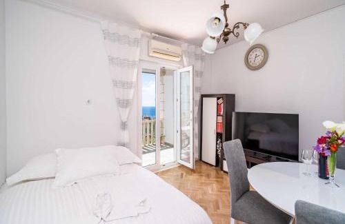 Gornji Kono Apartamento | Apartment Debos - One-Bedroom Apartment with Balcony and Sea View