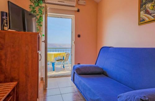 Cesarica Apartamento | Apartment Delfin-10 by Interhome