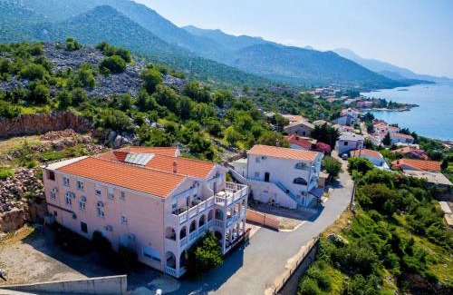 Cesarica Apartamento | Apartment Delfin-11 by Interhome