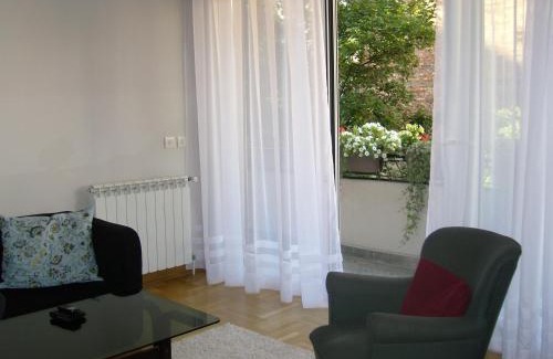 Slavija Apartamento | Apartment Deligradska