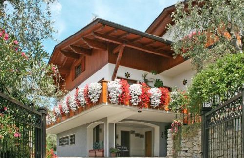 Magugnago Apartamento | Apartment Delvai-3 by Interhome