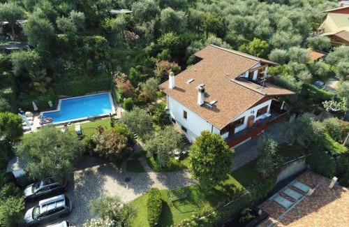 Magugnago Apartamento | Apartment Delvai-3 by Interhome