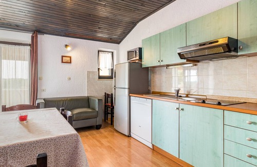 Zbandaj Apartamento | Apartamento Dika by Interhome