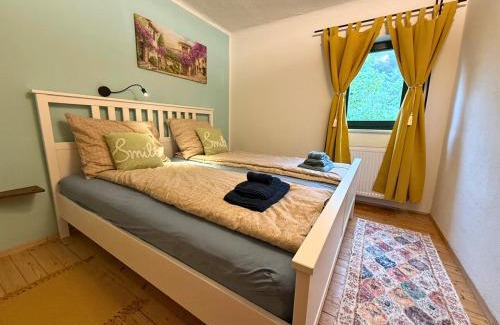 Gruenau im Almtal Apartamento | Apartment - direkt am Fluss, balkon, rustikal, idylisch