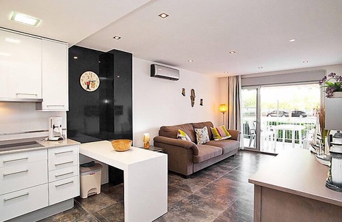 Vilafortuny Apartamento | Apartamento DMS V by Interhome
