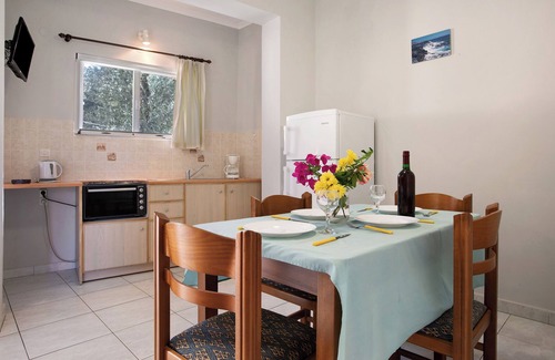 Limni Keri Apartamento | Apartamento "Dolphin Apartment 1" con balcón privado, jardín compartido y Wi-Fi