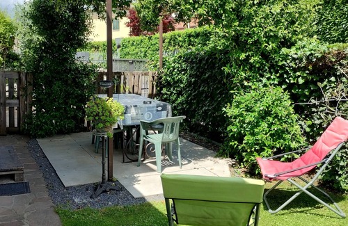 Villaggio degli Sposi Apartamento | Apartamento 'Dori 1' con terraza privada, jardín privado y cerca del centro de la ciudad