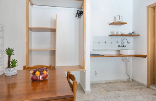 Kalymnos Town Apartamento | Apartamento 'Double Room No 7' con vistas a la montaña, Wi-Fi y aire acondicionado