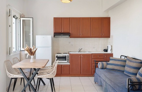Merichas Apartamento | Apartamento 'Driopida 5 Irida' con terraza privada, balcón y aire acondicionado