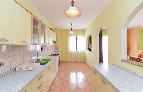 Kastelir-Labinci Apartamento | Apartment Dvori with Private Pool and BBQ