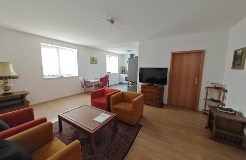 Grafenwohr Apartamento | Apartment E2 - Gut ausgestattete 3-Zimmerwohnung 64 qm, für 1-3 Personen 1 DZ 1EZ