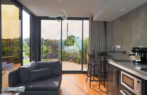 Pleneuf-Val-Andre Apartamento | Apartamento 'Ecolodge À 300m De La Plage' con jardín privado y balcón