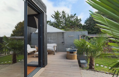 Pleneuf-Val-Andre Apartamento | Apartamento 'Ecolodge À 300m De La Plage' con jardín privado y balcón