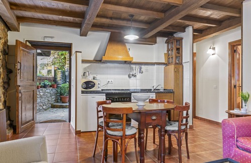 Villacibran Apartamento | Apartamento 'El Cueto' con vistas a la montaña, terraza privada y Wi-Fi