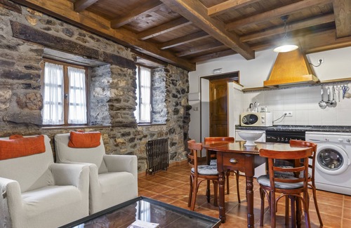 Villacibran Apartamento | Apartamento 'El Cueto' con vistas a la montaña, terraza privada y Wi-Fi