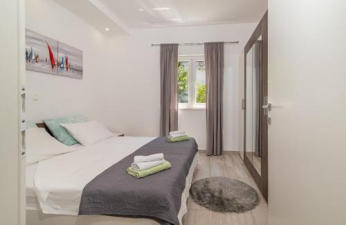 Municipality of Trogir Apartamento | Apartment Ela