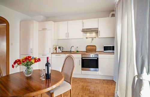 Brunsbuttel Apartamento | Apartamento 'Elbe' con terraza privada, jardín compartido y Wi-Fi