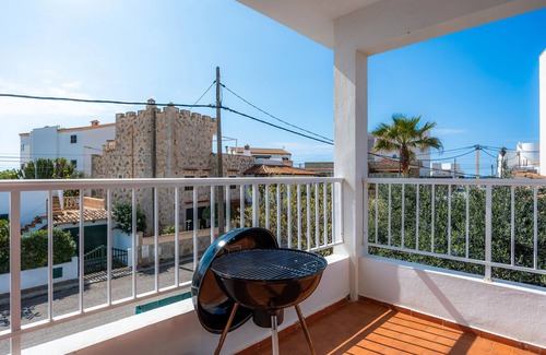 Colonia Sant Jordi Apartamento | Apartamento 'Apartamento Cabrera' con terraza privada, Wi-Fi y aire acondicionado