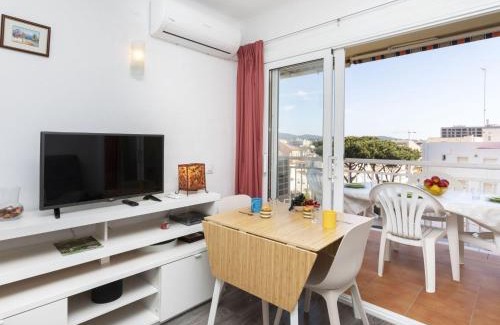 Sant Antoni de Calonge Apartamento | Apartment Montseny by Interhome