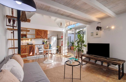 Vila Real Santo Antonio Apartamento | Apartamento 'Estúdio Casa Do Limoeiro' con jardín privado, Wi-Fi y aire acondicionado