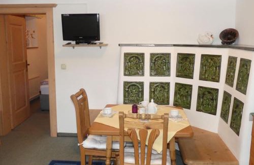 Viehhofen Apartamento | Apartment Eusch by Interhome