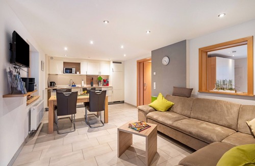 Gutach im Breisgau Apartamento | Apartamento 'Ferienwohnung Sonneneckle' con terraza compartida, jardín compartido y Wi-Fi