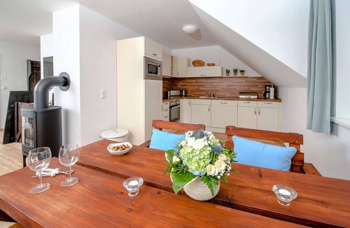 Neuendorf Apartamento | Apartamento 'Ferienwohnung Hafen' con balcón y Wi-Fi