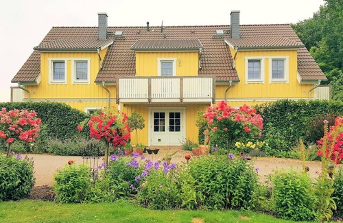Neuendorf Apartamento | Apartamento 'Ferienwohnung Storchennest' con terraza privada y Wi-Fi