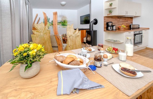 Neuendorf Apartamento | Apartamento 'Ferienwohnung Fliess' con terraza privada y Wi-Fi