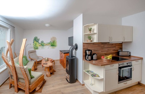 Neuendorf Apartamento | Apartamento 'Ferienwohnung Fliess' con terraza privada y Wi-Fi